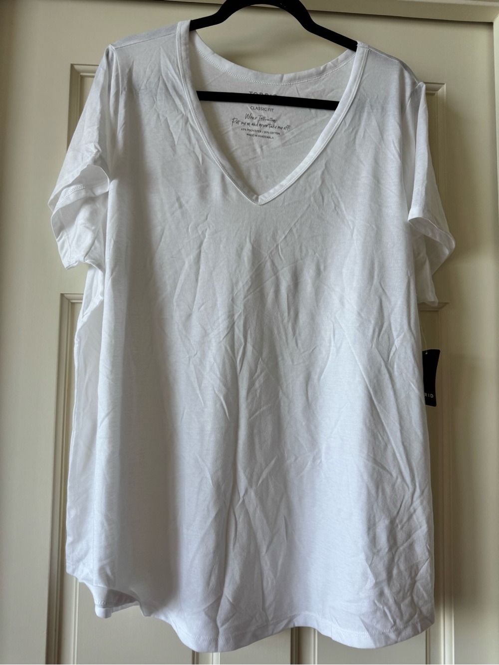 torrid White V-Neck Short Sleeve Tee